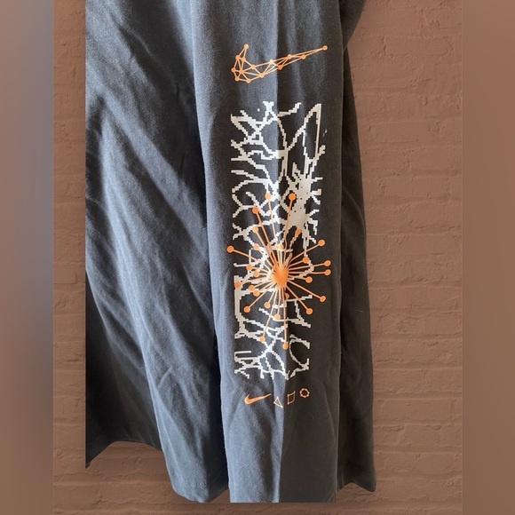 Nike Dri-FIT Wild Clash Men’s Size Medium Graphic Grey Long sleeve T-shirt NWT - Picture 11 of 11